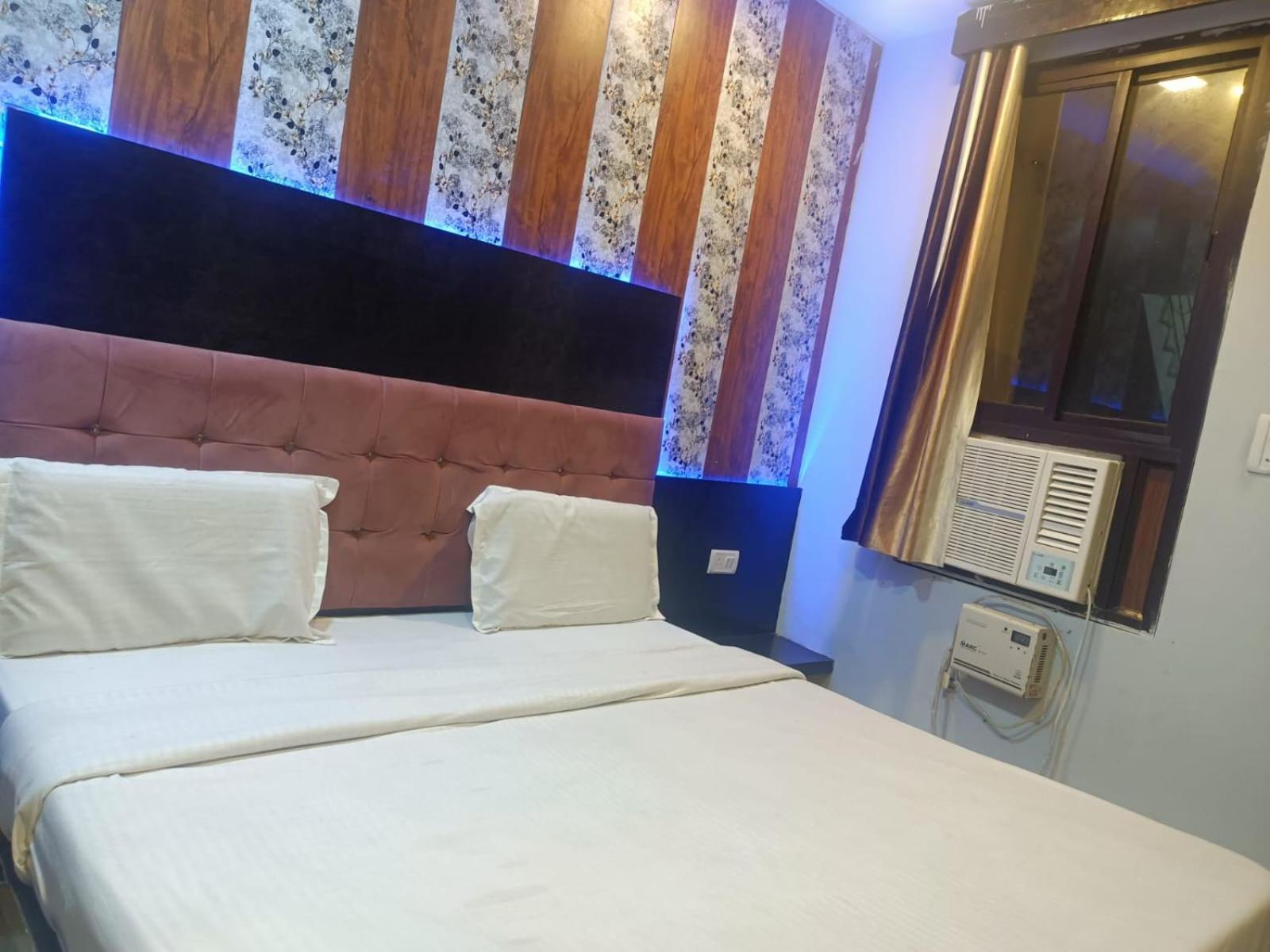 Hotel Park Avenue Lucknow Bagian luar foto