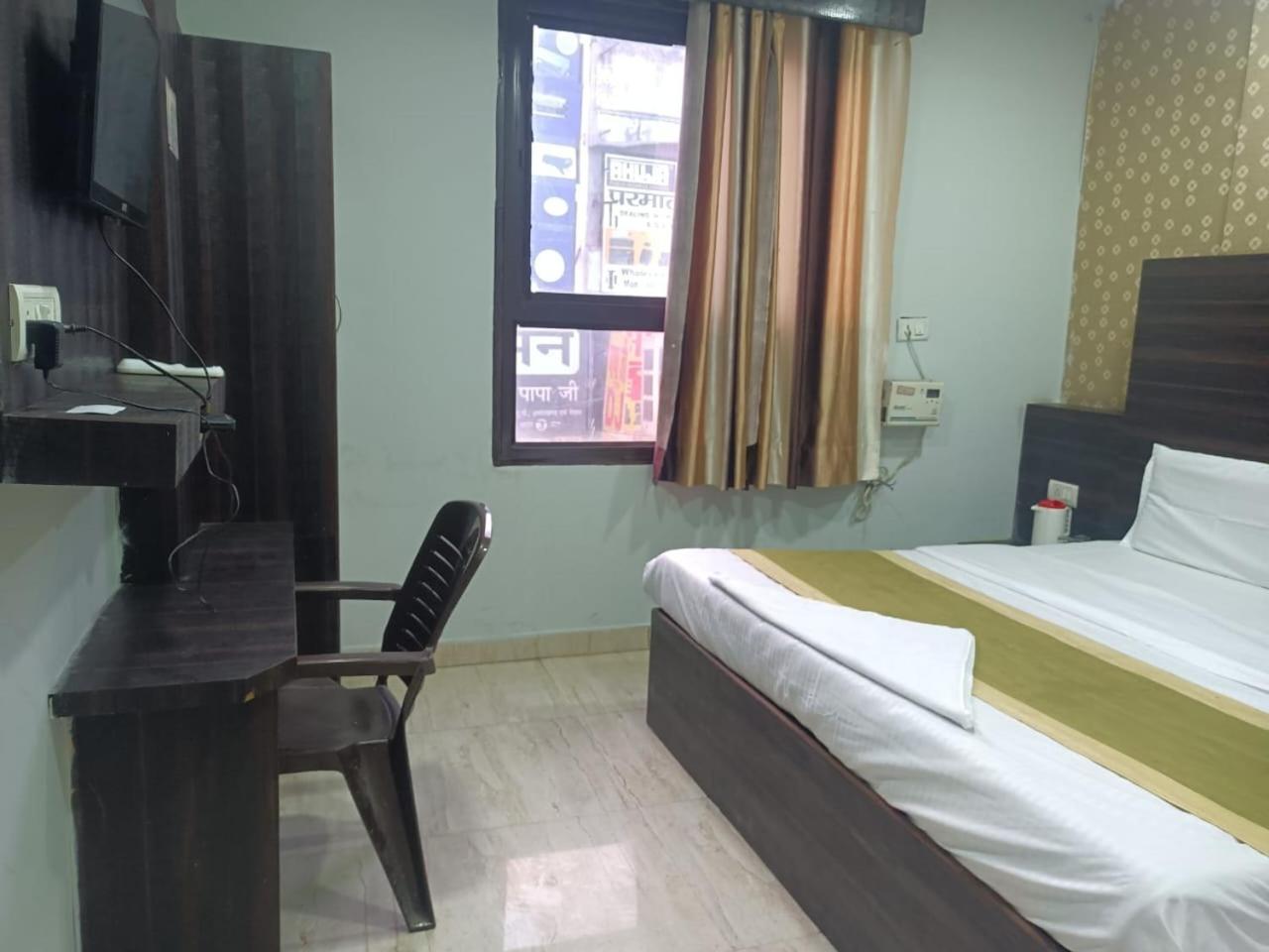 Hotel Park Avenue Lucknow Bagian luar foto