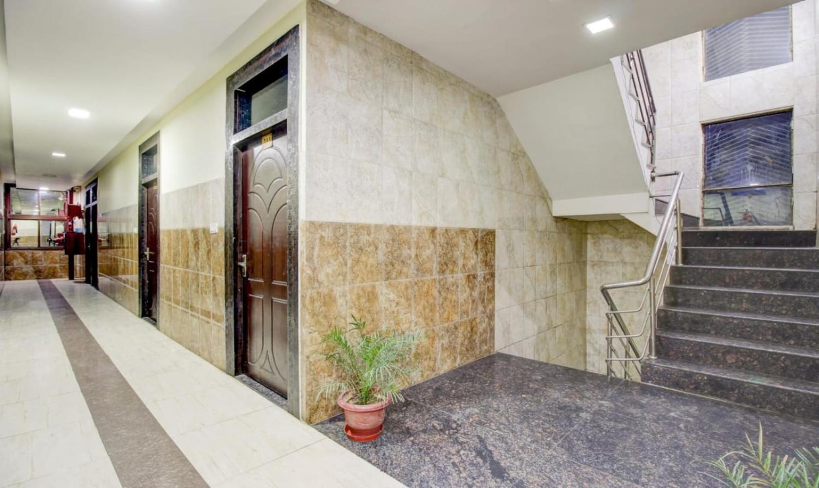 Hotel Park Avenue Lucknow Bagian luar foto