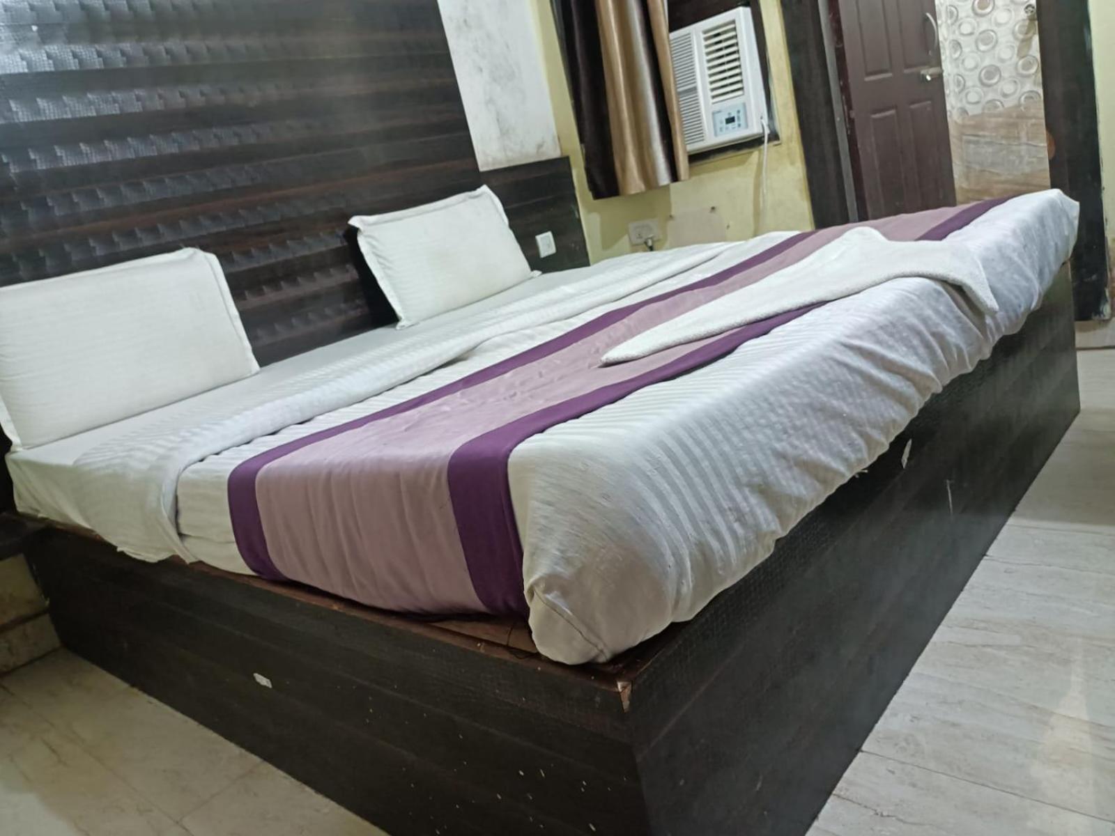 Hotel Park Avenue Lucknow Bagian luar foto